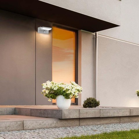 Naświetlacz Projektor Oprawa Elewacyjna V-TAC 17W LED Czujnik Ruchu Czarna IP65 VT-11020S 3000K 2520lm