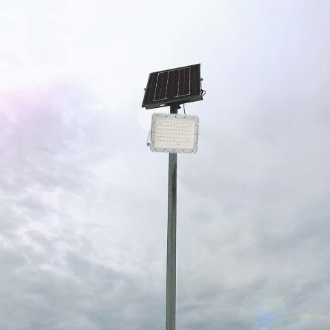 Projektor LED Solarny V-TAC 15W Pilot, AUTO, Timer, IP65 Biały VT-120W-W 6400K 1200lm